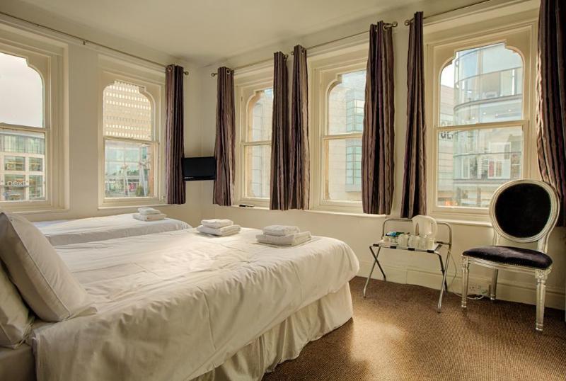 Mitre Centre Hotel