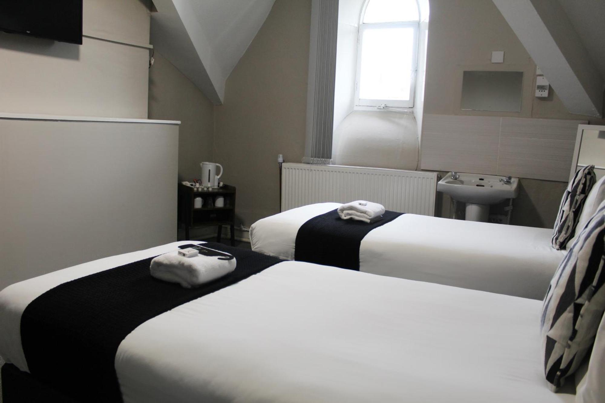 Hotel Mitre Centre 3*